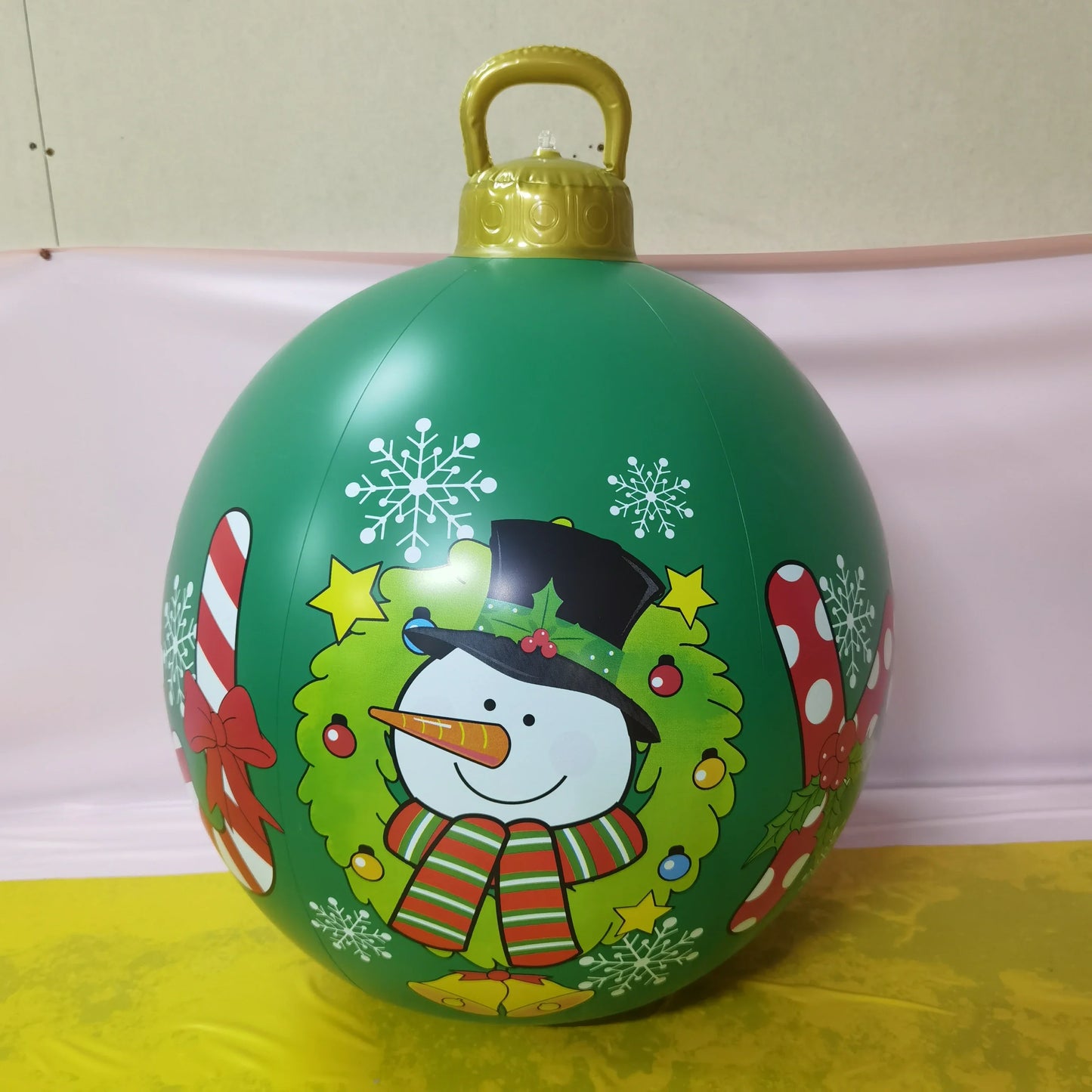 Giant 60Cm Inflatable Christmas Ball - Perfect Outdoor Decor for Festive Celebrations